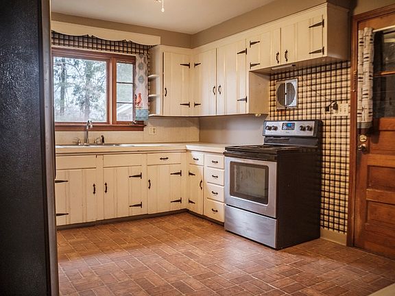 5th image of 405 Crescent Ln
