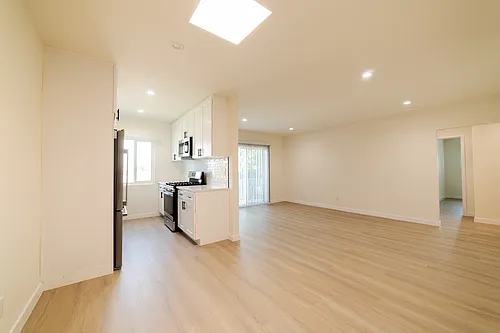 2233 S Ridgeley Dr #301 Photo 1