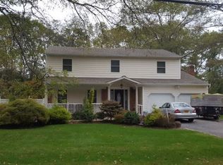 94 S Washington Ave, Centereach, NY 11720