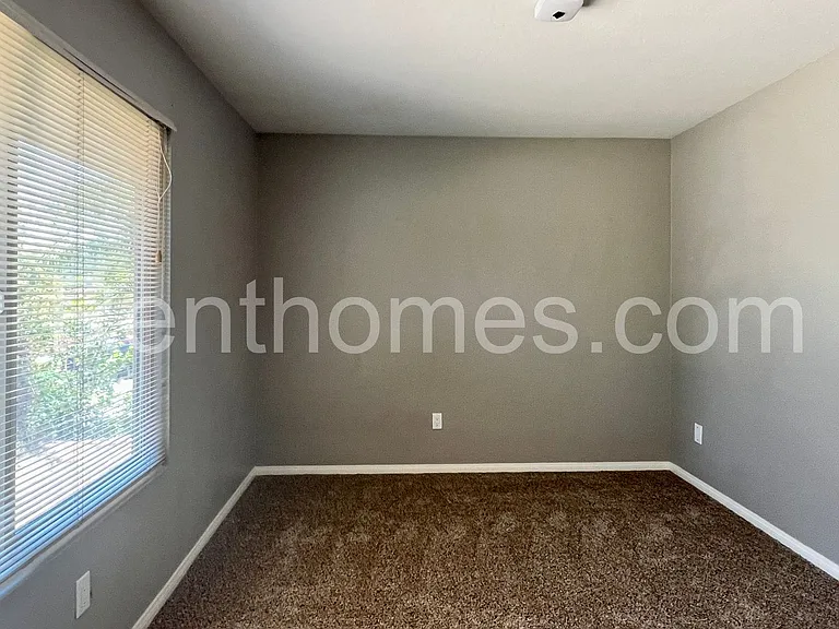 1426 Kingston Dr — Photo 8