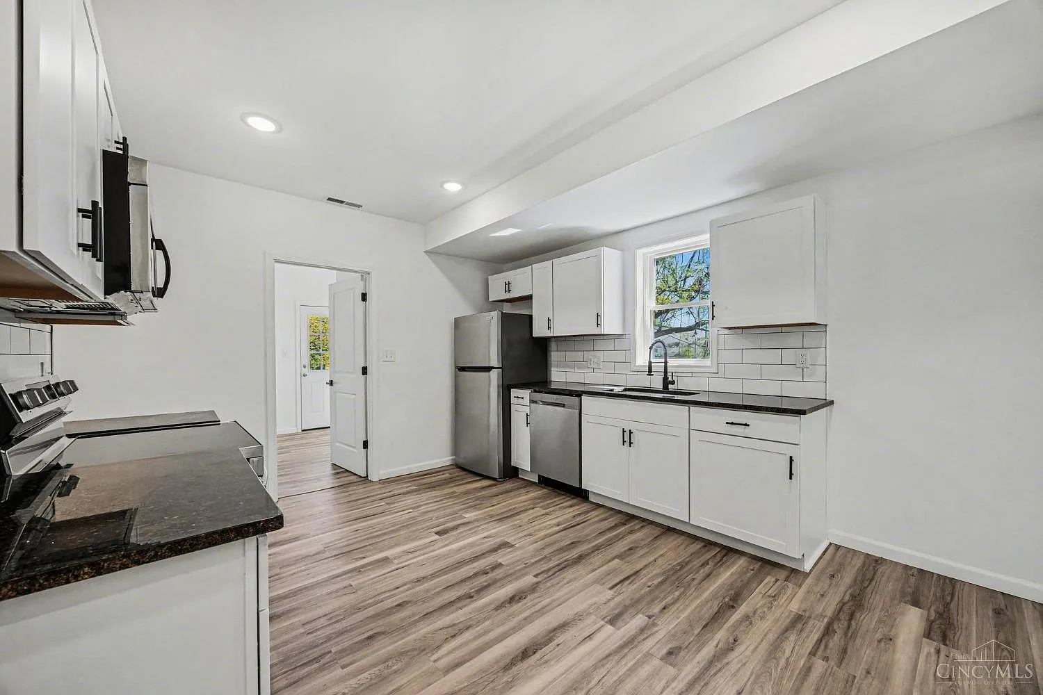 270 Wortman Street - 1 — Photo 4