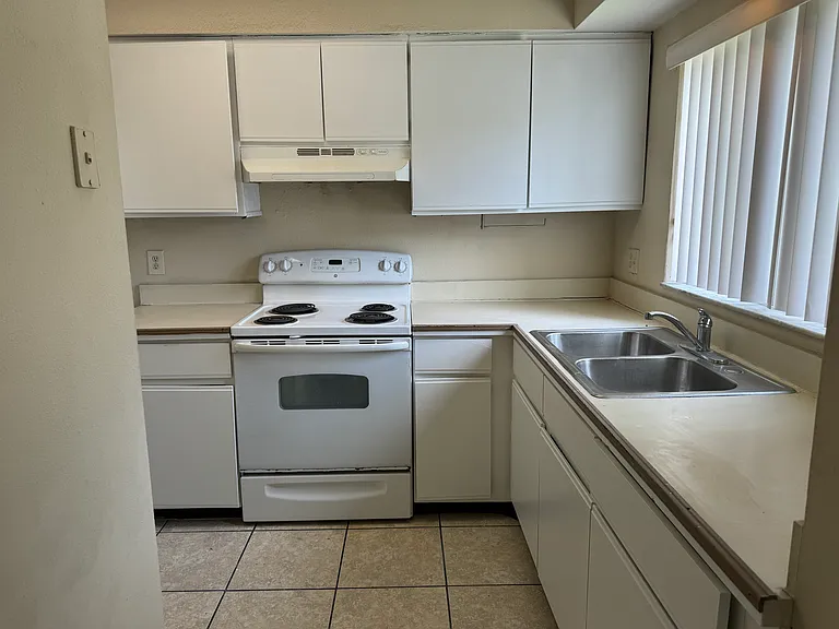 163 Bowie Ln #B — Photo 4
