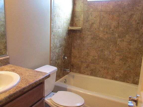 5th image of 3919 Agua Clara Ave