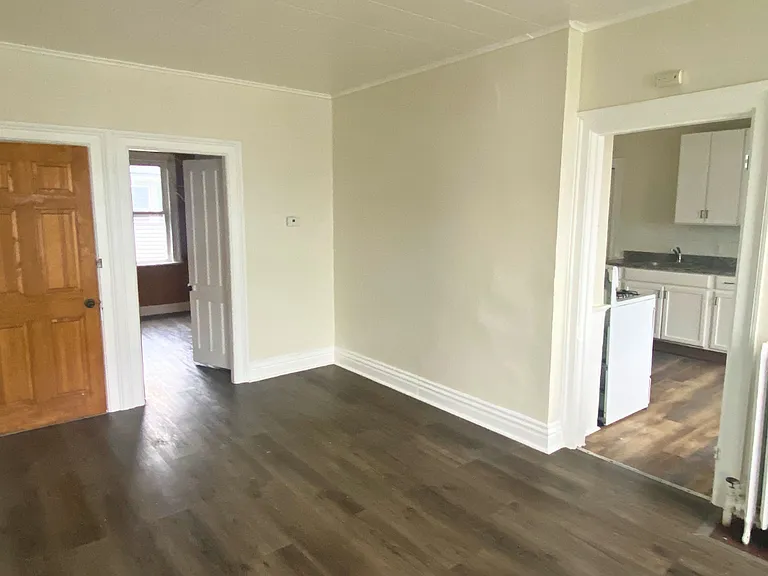 163 Paine St — Photo 3