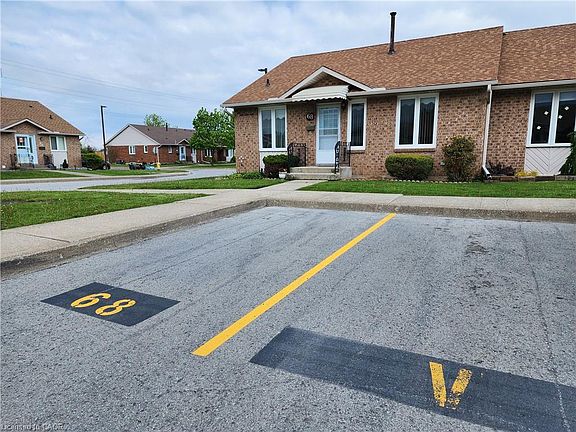 3rd image of 122 Bunting Rd #68