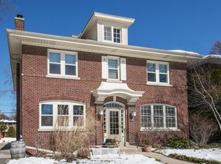 2604 E Beverly Rd, Shorewood, WI 53211