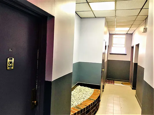 Sold by Dom Realty | media 16