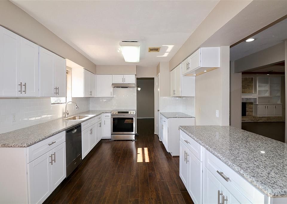 1st image of 2221 Wayside Ct