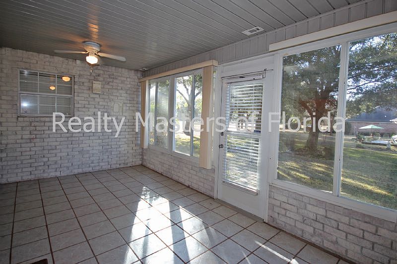 1st image of 3011 Oak Pointe Dr