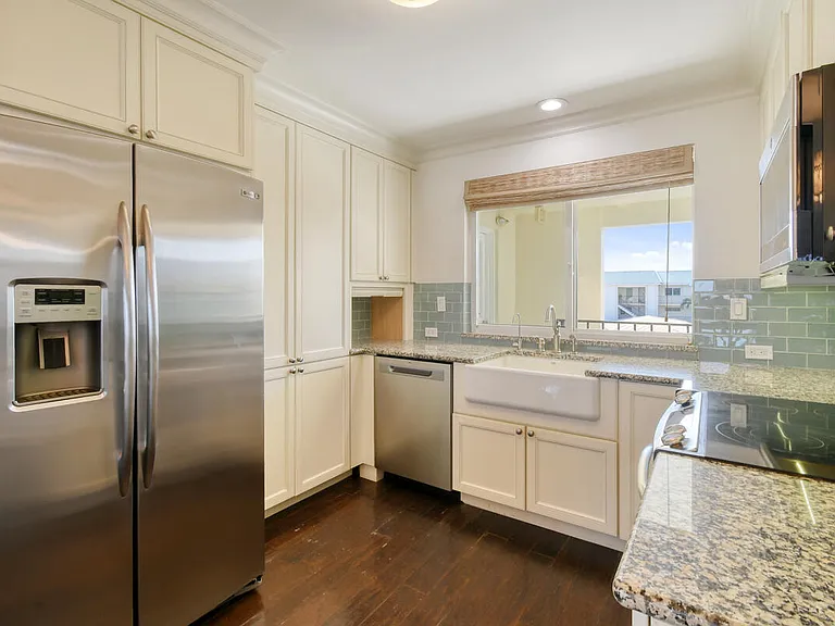 325 Beach Rd #301 — Photo 13
