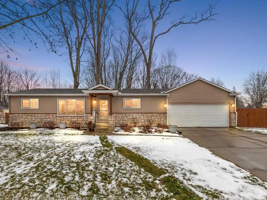 50752 Peggy Ln, Chesterfield, MI 48047