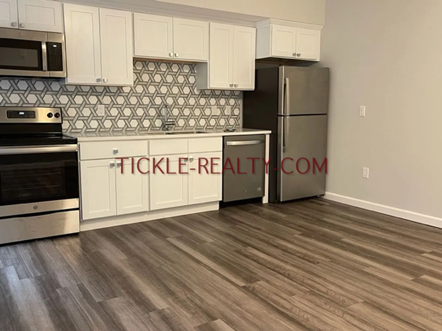 976 Rosedale — Photo 3