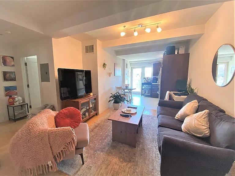 302 2nd St #5G — Photo 4