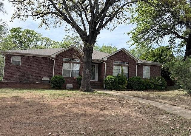 1st image of 910 Timbercrest Ave