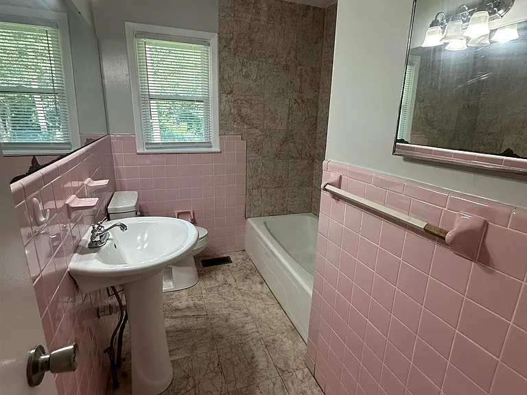 1021 Greenwood Dr — Photo 13