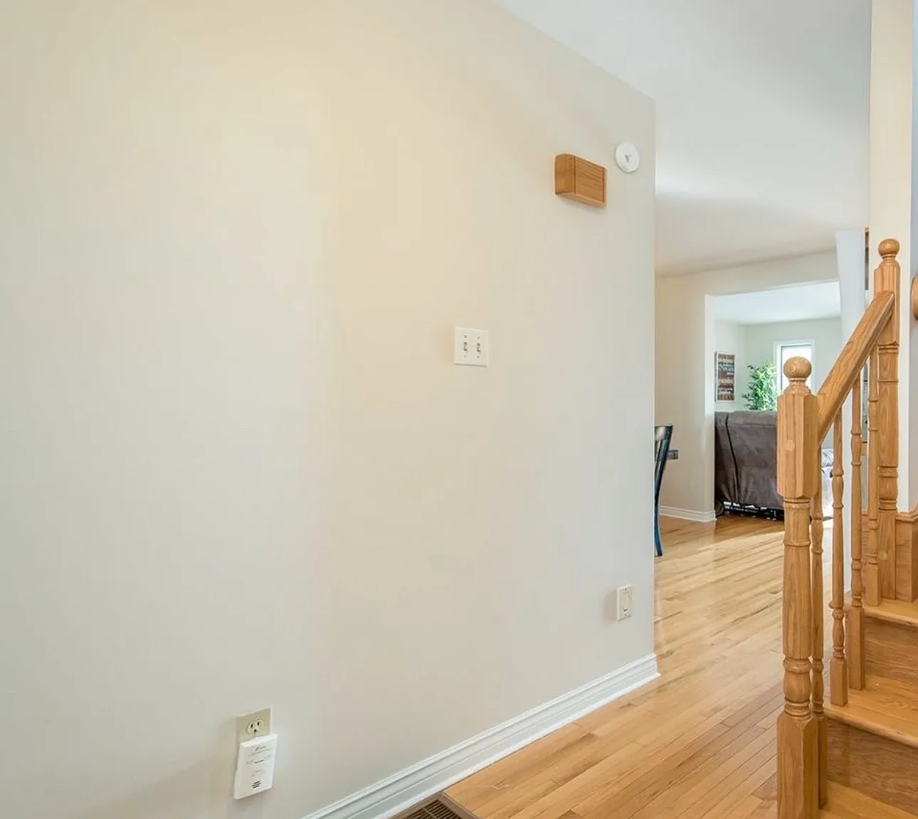4 bed, 2.5 bath, 2500 sqft, $3,250 — Photo 3