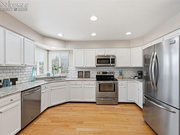 2nd image of 2325 Damon Dr