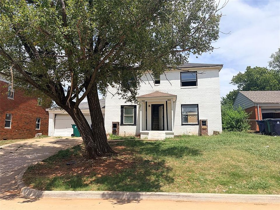 1st image of 2808 N Lyons Dr