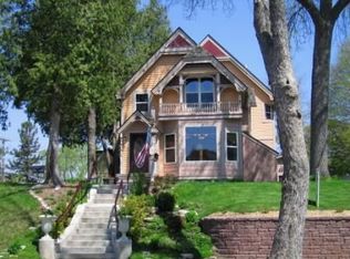 2575 18th Ave E, North St Paul, MN 55109