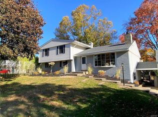 622 Ravine Dr, Deerfield, NY 13502