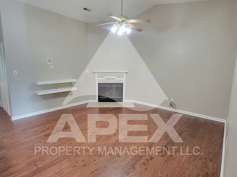 2030 Countryhill Ln — Photo 8