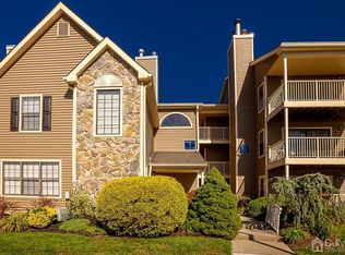 33 Lear Ct, East Brunswick, NJ 08816
