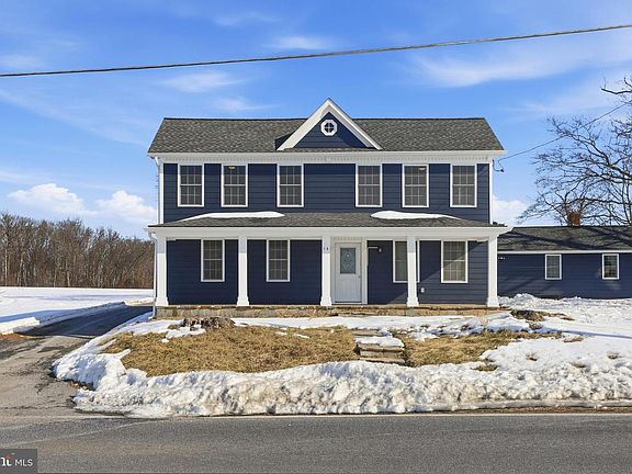 2nd image of 150 Hook Rd