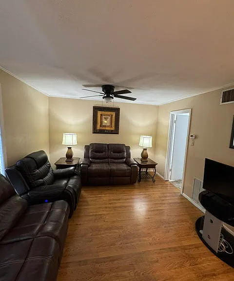 220 Lanai Vlg — Photo 2