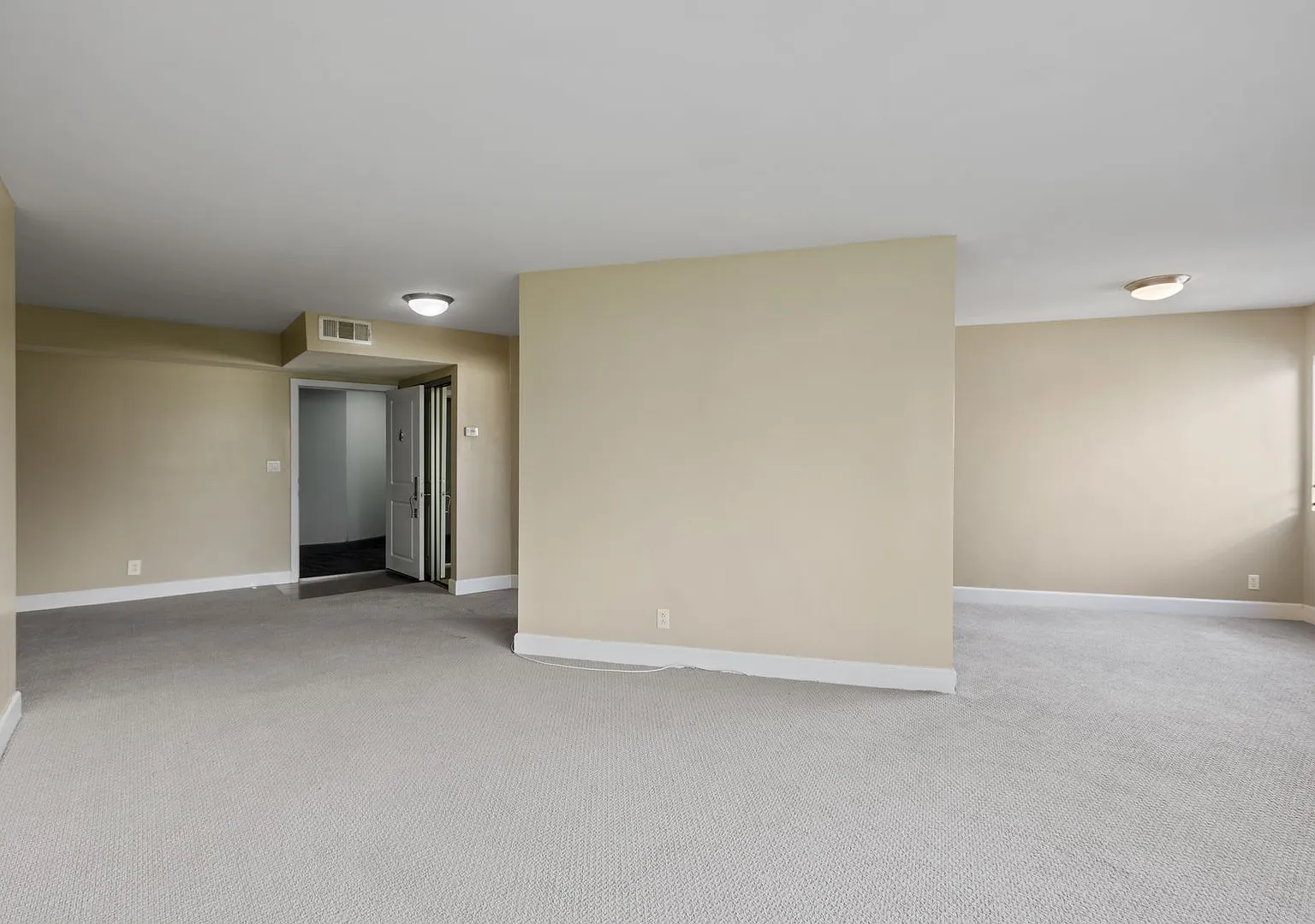 Spacious 2BR/2BA Condo Near UCLA | Westwood | Move-In Special! — Photo 4