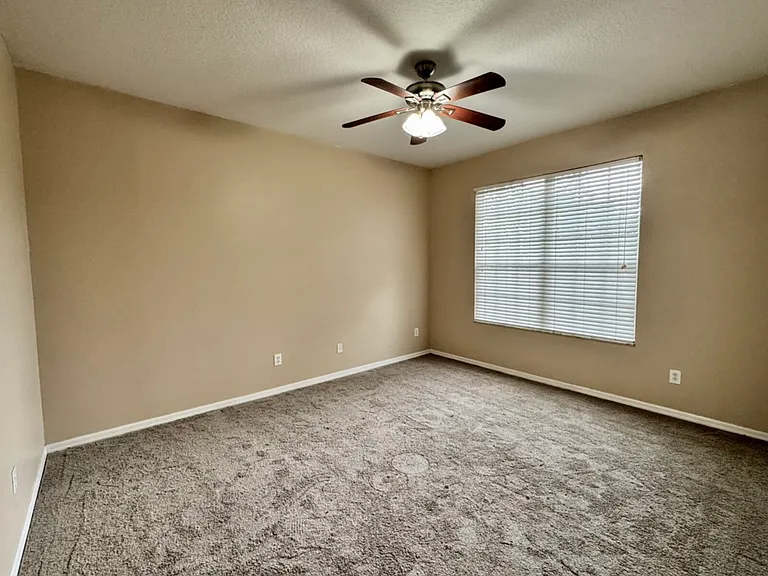818 Hilly Bend Dr — Photo 13
