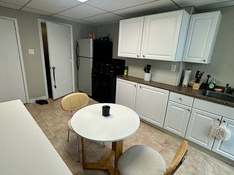 18 Mitchell St #2 — Photo 4
