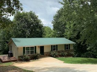 182 Woodbine Dr, Benton, TN 37307