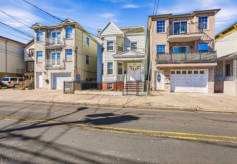 Listing photo 5