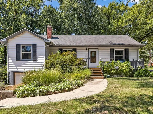 5530 N Spruce Ave, Kansas City, MO 64119