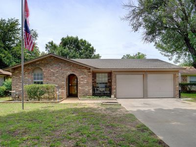 509 Holly Hill Dr, Hurst, TX, 76053