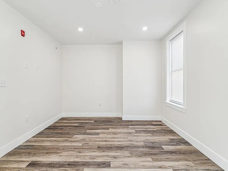 5601 Lansdowne Ave #3 — Photo 17