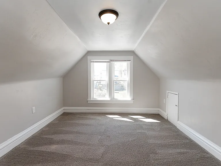 2225 Bensonia Ave — Photo 9