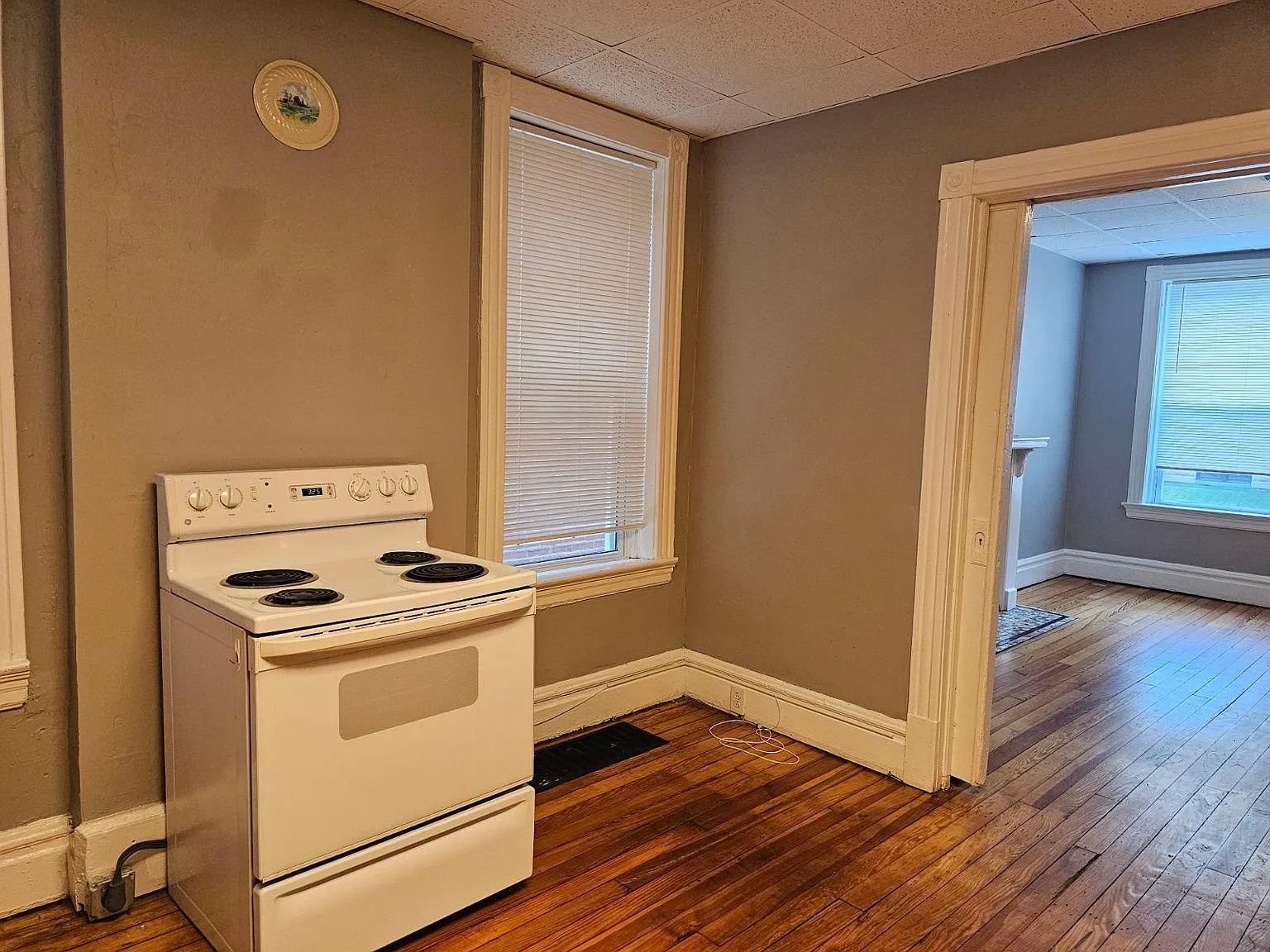 1 bed, 750 sqft, $890 — Photo 4