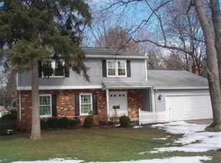 8271 Windham Dr, Mentor, OH 44060