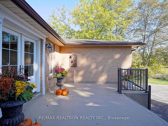 4th image of 240 Webb Rd