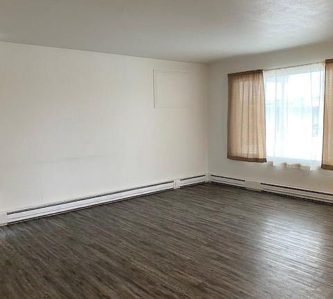 3rd image of 405 Offutt Dr