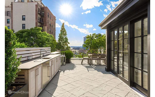 Sold by Douglas Elliman | media 21