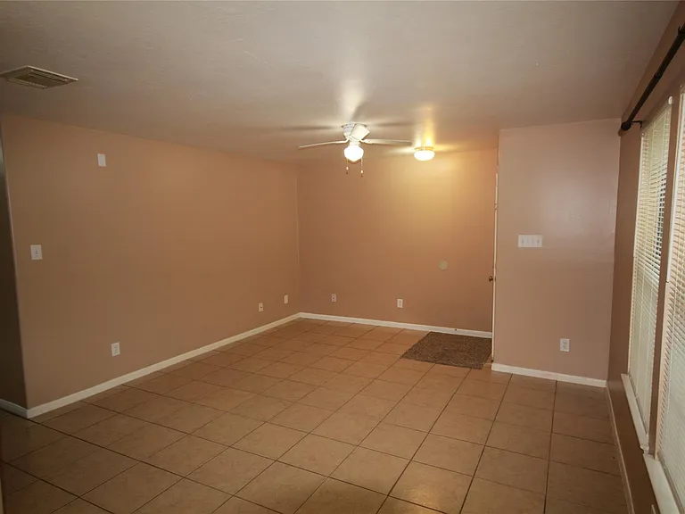 6418 Mountain Pines Ln — Photo 23