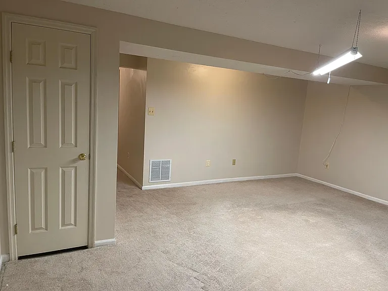 5223 Earles Ct — Photo 7