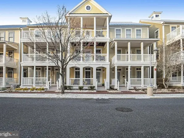 12 Beach Walk Ln, Ocean City, MD 21842