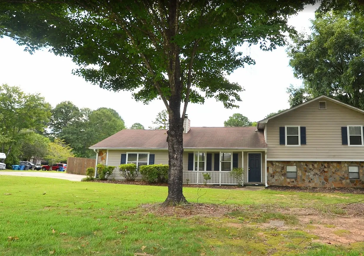 3 bed, 2658 sqft, $2,000 — Photo 2