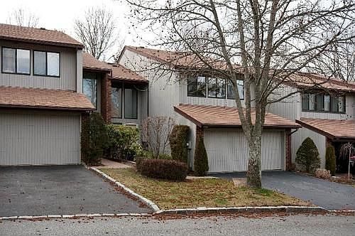 1st image of 148 Foxwood Dr