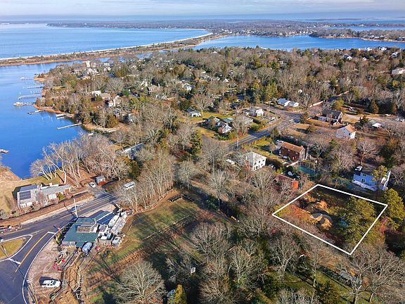 3rd image of 12 Cedar Dr