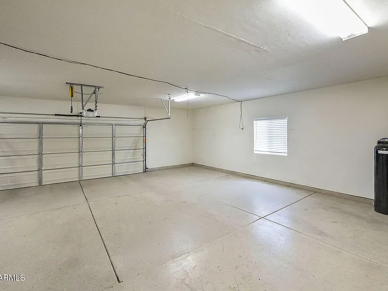 10930 S Banjo Way — Photo 38