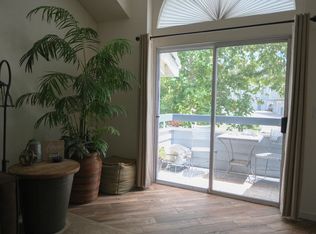 26905 Flo Ln UNIT 220, Santa Clarita, CA 91351